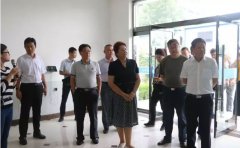 <b>若羌縣人大常委會(huì )一行蒞臨華興公司指導工作</b>